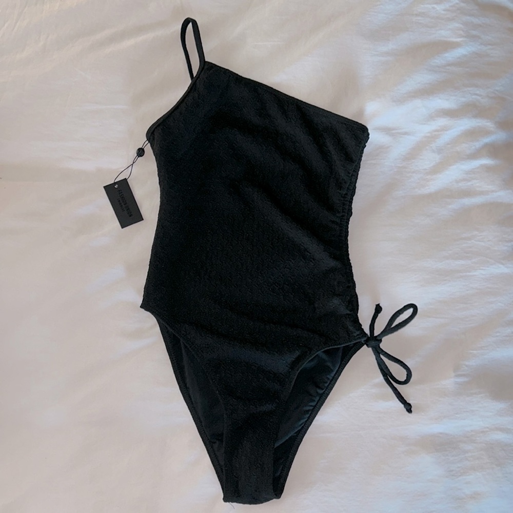 NWT Women’s Black One-Shoulder One Piece Bathing Suit